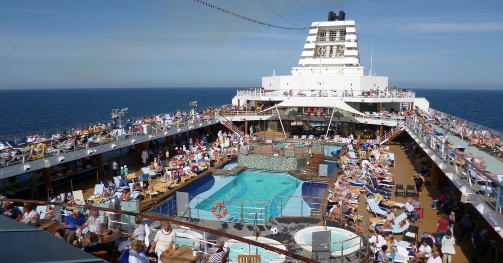 What to Pack For a Cruise in 2025 – Top 55 Cruise Essentials